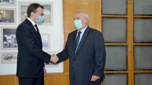 PRIŠTINA POTKOPAVA TEMELJE DIJALOGA: Petar Petković sa ambasadorom Grčke u Srbiji PRIŠTINA POTKOPAVA TEMELJE DIJALOGA: Petar Petković sa ambasadorom Grčke u Srbiji