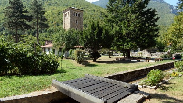 ЗАРАЗА У СЕСТРИНСТВУ: Пет монахиња из Пећке Патријаршије позитивно на ковид-19 ЗАРАЗА У СЕСТРИНСТВУ: Пет монахиња из Пећке Патријаршије позитивно на ковид-19