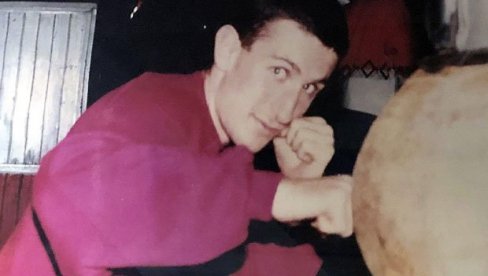 BIO U BEKSTVU 23 GODINE, PA POSLE HAPŠENJA OKRIVIO BRATA BLIZANCA: 12 godina robije za ubicu kik-boksera BIO U BEKSTVU 23 GODINE, PA POSLE HAPŠENJA OKRIVIO BRATA BLIZANCA: 12 godina robije za ubicu kik-boksera