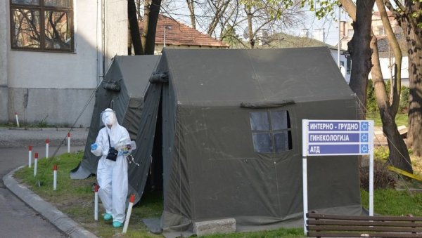 АЛАРМАНТНА СИТУАЦИЈА У КРУШЕВЦУ: Улице се перу хипохлоридом, штаб за ванредне ситуације одржао хитно заседање АЛАРМАНТНА СИТУАЦИЈА У КРУШЕВЦУ: Улице се перу хипохлоридом, штаб за ванредне ситуације одржао хитно заседање