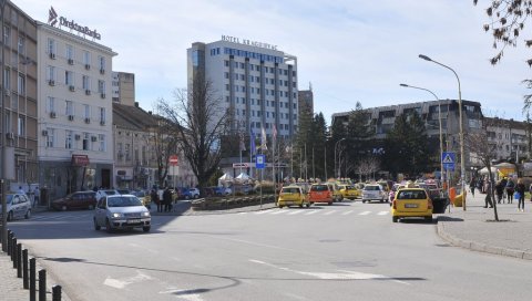 ГРАДСКО ВЕЋЕ ОДЛУЧИЛО: У Крагујевцу уведена нова аутобуска линија ГРАДСКО ВЕЋЕ ОДЛУЧИЛО: У Крагујевцу уведена нова аутобуска линија