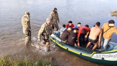 ПРЕВОЗИЛИ МИГРАНТЕ ПРЕКО ДРИНЕ: У акцијама Бест и Боут разбијене организоване групе кријумчара ПРЕВОЗИЛИ МИГРАНТЕ ПРЕКО ДРИНЕ: У акцијама Бест и Боут разбијене организоване групе кријумчара