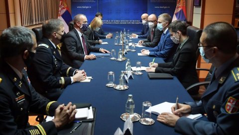 САСТАНАК СТЕФАНОВИЋА И ГОДФРИЈА: Министар се захвалио на донацијама САД САСТАНАК СТЕФАНОВИЋА И ГОДФРИЈА: Министар се захвалио на донацијама САД