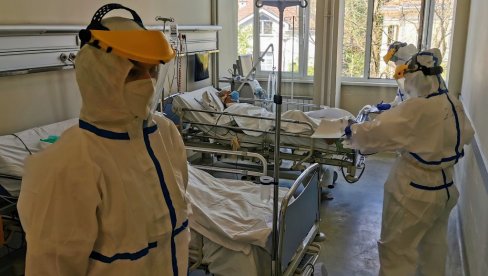 U BOLNICAMA MESTA IMA JOŠ ZA DANAS: Sa 2.412 novoinficiranih oboren rekord - zdravstveni kapaciteti u Beogradu skoro popunjeni U BOLNICAMA MESTA IMA JOŠ ZA DANAS: Sa 2.412 novoinficiranih oboren rekord - zdravstveni kapaciteti u Beogradu skoro popunjeni