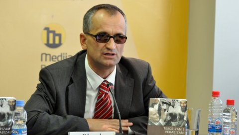 БЕЧ ПОСТАО РЕГРУТНИ ЦЕНТАР ТЕРОРИСТА: Џевад Галијашевић открива како се протежу везе радикалних исламиста БЕЧ ПОСТАО РЕГРУТНИ ЦЕНТАР ТЕРОРИСТА: Џевад Галијашевић открива како се протежу везе радикалних исламиста