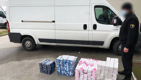АКЦИЈА ГРАНИЧНЕ ПОЛИЦИЈЕ БИХ И РЕПУБЛИКЕ СРПСКЕ: 250 Полицајаца претреса кријумчаре цигарета (Фото) АКЦИЈА ГРАНИЧНЕ ПОЛИЦИЈЕ БИХ И РЕПУБЛИКЕ СРПСКЕ: 250 Полицајаца претреса кријумчаре цигарета (Фото)