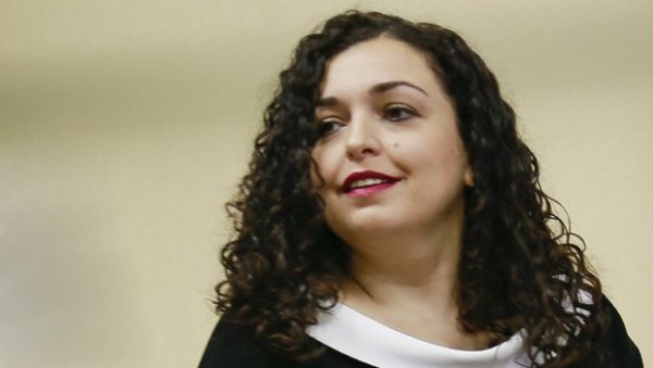 ВЉОСА ПОЗИВАЛА УЧЕСНИКЕ ДА ПРИЗНАЈУ ТЗВ. КОСОВО: Скандалозно понашање представнице Приштине после састанка у Анталији ВЉОСА ПОЗИВАЛА УЧЕСНИКЕ ДА ПРИЗНАЈУ ТЗВ. КОСОВО: Скандалозно понашање представнице Приштине после састанка у Анталији