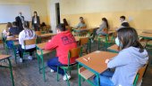 ШКОЛЕ И ДАЉЕ РАДЕ, НЕЋЕ БИТИ КАРАНТИНА: Kризни штаб данас разматра нове мере ШКОЛЕ И ДАЉЕ РАДЕ, НЕЋЕ БИТИ КАРАНТИНА: Kризни штаб данас разматра нове мере