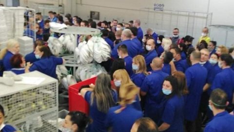 НОВА ПРАВИЛА И СУСПЕНЗИЈЕ У ГЕОКСУ: Ни у тоалет без одобрења и то са картицом! НОВА ПРАВИЛА И СУСПЕНЗИЈЕ У ГЕОКСУ: Ни у тоалет без одобрења и то са картицом!