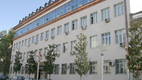 СУДСКИ САВЕТ ПОГАЗИО УСТАВ: Акција за људска права тврди да је 30 судија испунило услов за пензију али и даље раде СУДСКИ САВЕТ ПОГАЗИО УСТАВ: Акција за људска права тврди да је 30 судија испунило услов за пензију али и даље раде