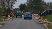 NOVO LICE GLAVNE ULICE U PAVLIŠU: Rekonstruisano preko dva kilometra asfaltnog puta NOVO LICE GLAVNE ULICE U PAVLIŠU: Rekonstruisano preko dva kilometra asfaltnog puta