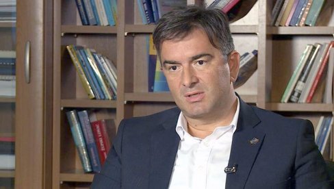 МЕДОЈЕВИЋ НАЗВАО МИЛА ВЕЛЕИЗДАЈНИКОМ: Сваки његов посао је рај за њега и пакао за Црну Гору МЕДОЈЕВИЋ НАЗВАО МИЛА ВЕЛЕИЗДАЈНИКОМ: Сваки његов посао је рај за њега и пакао за Црну Гору