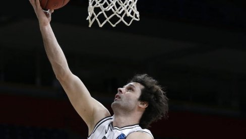 ODMAH KAZNE POSLE SKANDALA! Miloš Teodosić se potukao sa navijačima, ovo su posledice ODMAH KAZNE POSLE SKANDALA! Miloš Teodosić se potukao sa navijačima, ovo su posledice