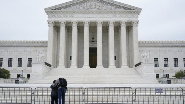 ВРХОВНИ СУД САД ОДБИО КИЈЕВ: Неће да се меша у спор око имовине са руском компанијом Татњефт ВРХОВНИ СУД САД ОДБИО КИЈЕВ: Неће да се меша у спор око имовине са руском компанијом Татњефт
