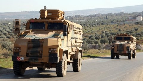 ТУРСКА ВОЈСКА КРЕНУЛА У ЖЕСТОКИ НАПАД: Експлозије одјекују километрима далеко ТУРСКА ВОЈСКА КРЕНУЛА У ЖЕСТОКИ НАПАД: Експлозије одјекују километрима далеко
