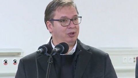 ВУЧИЋ ОБИШАО РАДНИКЕ НА ИЗГРАДЊИ НОВЕ КОВИД БОЛНИЦЕ: Сутра ће нам бити најтежи дан! (ВИДЕО) ВУЧИЋ ОБИШАО РАДНИКЕ НА ИЗГРАДЊИ НОВЕ КОВИД БОЛНИЦЕ: Сутра ће нам бити најтежи дан! (ВИДЕО)