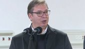 ВУЧИЋ ОБИШАО РАДНИКЕ НА ИЗГРАДЊИ НОВЕ КОВИД БОЛНИЦЕ: Сутра ће нам бити најтежи дан! (ВИДЕО) ВУЧИЋ ОБИШАО РАДНИКЕ НА ИЗГРАДЊИ НОВЕ КОВИД БОЛНИЦЕ: Сутра ће нам бити најтежи дан! (ВИДЕО)