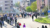 MIRAN PROTEST KOMŠIJA: Stanari naselja Vojvoda Vlahović protiv divlje gradnje MIRAN PROTEST KOMŠIJA: Stanari naselja Vojvoda Vlahović protiv divlje gradnje