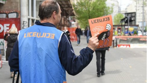 ШТИВО ЗА ПРОДАВЦЕ: Лице улице добило своју приручну библиотеку ШТИВО ЗА ПРОДАВЦЕ: Лице улице добило своју приручну библиотеку