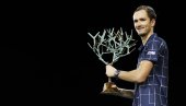 ZVEREV ODLIČNO POČEO, PA POTPUNO STAO: Medvedev osvojio Masters u Parizu (VIDEO) ZVEREV ODLIČNO POČEO, PA POTPUNO STAO: Medvedev osvojio Masters u Parizu (VIDEO)