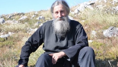 УХАПШЕНИ СВЕШТЕНИК ПЛАМЕНАЦ И ЊЕГОВ СИН : Осумњичени да су извршили кривично дело повреда гроба (ФОТО) УХАПШЕНИ СВЕШТЕНИК ПЛАМЕНАЦ И ЊЕГОВ СИН : Осумњичени да су извршили кривично дело повреда гроба (ФОТО)