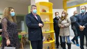 ОЛАКШАЊЕ ЗА 50 ПОРОДИЦА: Почео са радом Дневни Центар за децу у Бијељини ОЛАКШАЊЕ ЗА 50 ПОРОДИЦА: Почео са радом Дневни Центар за децу у Бијељини