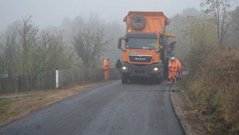 РЕКОНСТРУКЦИЈА ПУТА ВРЛАНЕ-ГРАБОВАЦ: Управа општине Свилајнац слуша потребе мештана РЕКОНСТРУКЦИЈА ПУТА ВРЛАНЕ-ГРАБОВАЦ: Управа општине Свилајнац слуша потребе мештана