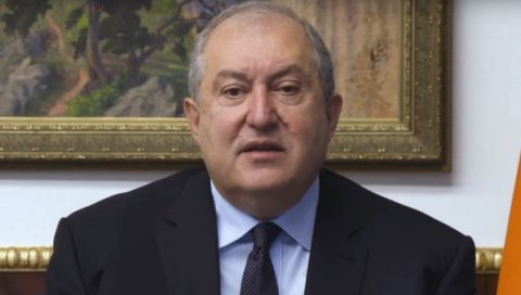 САРКИСЈАН ТРАЖИ ДА СЕ ПРЕДУЗМУ ОДЛУЧНЕ МЕРЕ ПРОТИВ АЗЕРБЕЈЏАНА: Баку негира да је дошло до пуцњаве на Јермене САРКИСЈАН ТРАЖИ ДА СЕ ПРЕДУЗМУ ОДЛУЧНЕ МЕРЕ ПРОТИВ АЗЕРБЕЈЏАНА: Баку негира да је дошло до пуцњаве на Јермене