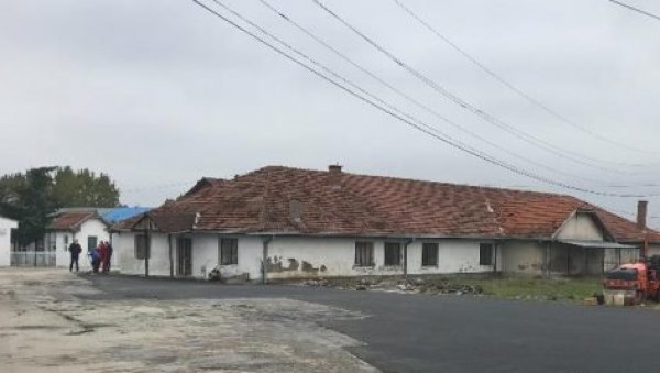 ЗА ЛАКШИ ПРИЛАЗ ВОЗИЛА И ПАЦИЈЕНАТА: Општина Грачаница финансирала паркинг простор око КБЦ ЗА ЛАКШИ ПРИЛАЗ ВОЗИЛА И ПАЦИЈЕНАТА: Општина Грачаница финансирала паркинг простор око КБЦ
