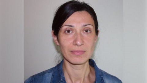 МАЈКА БЕБЕ ОД СЕДАМ МЕСЕЦИ ЈОШ НИЈЕ НАЂЕНА: Опсежну потрагу полиције омета жена која по свему невероватно личи на Сњежану МАЈКА БЕБЕ ОД СЕДАМ МЕСЕЦИ ЈОШ НИЈЕ НАЂЕНА: Опсежну потрагу полиције омета жена која по свему невероватно личи на Сњежану