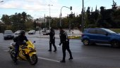 ЕКСПЛОЗИЈА У ЦЕНТРУ АТИНЕ: Једна особа повређена, оштећено неколико зграда ЕКСПЛОЗИЈА У ЦЕНТРУ АТИНЕ: Једна особа повређена, оштећено неколико зграда