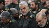 IRAN TUGUJE ZA SOLEJMANIJEM: Pogledajte šta se događa ispred američke ambasade (VIDEO) IRAN TUGUJE ZA SOLEJMANIJEM: Pogledajte šta se događa ispred američke ambasade (VIDEO)