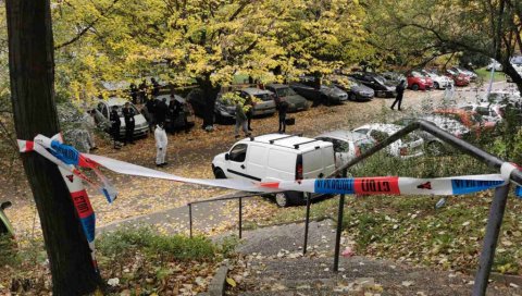 ПРВИ СНИМЦИ СА МЕСТА УБИСТВА: Овде је маскирани нападач упуцао Ведрана (ВИДЕО) ПРВИ СНИМЦИ СА МЕСТА УБИСТВА: Овде је маскирани нападач упуцао Ведрана (ВИДЕО)