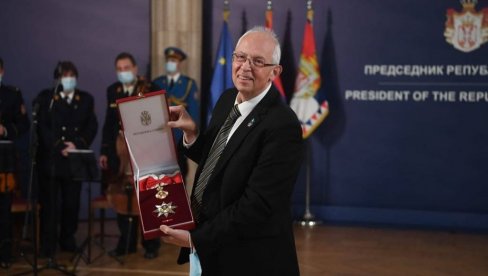 KON POSLE PRIMLJENOG ODLIKOVANJA: Vreme da se situacija preokrene, da potisnemo ovu neman 21. veka KON POSLE PRIMLJENOG ODLIKOVANJA: Vreme da se situacija preokrene, da potisnemo ovu neman 21. veka