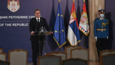 VUČIĆ URUČIO ODLIKOVANJA: Pokušao sam da se makar delimično zahvalim svima koji su spašavali tuđe živote rizikujući svoje (VIDEO) VUČIĆ URUČIO ODLIKOVANJA: Pokušao sam da se makar delimično zahvalim svima koji su spašavali tuđe živote rizikujući svoje (VIDEO)