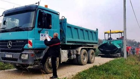 КАПИТАЛНА УЛАГАЊА У МОДРИЧИ: Села се претварају у урбане средине КАПИТАЛНА УЛАГАЊА У МОДРИЧИ: Села се претварају у урбане средине