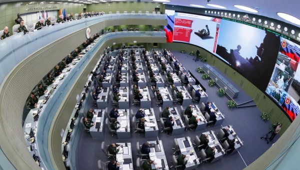 ПОУЗДАН ЈЕ КАО КАЛАШЊИКОВ: Путин представио руско нуклеарно чудо, ево чему ће служити нови командни центар ПОУЗДАН ЈЕ КАО КАЛАШЊИКОВ: Путин представио руско нуклеарно чудо, ево чему ће служити нови командни центар