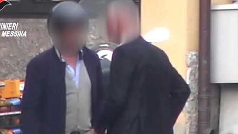 ПАЛИ МАФИЈАШИ СА СИЦИЛИЈЕ: Велика акција италијанске полиције, разбијен клан Гали у Месини (ВИДЕО) ПАЛИ МАФИЈАШИ СА СИЦИЛИЈЕ: Велика акција италијанске полиције, разбијен клан Гали у Месини (ВИДЕО)