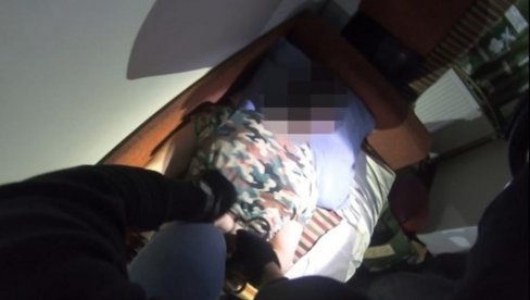 ПУЦАЛИ НА АЛИБЕГА, ПА СЕ КРИЛИ НА ЗЛАТИБОРУ: МУП расветлио покушај убиства бившег навијача у Новом Београду, Ухапшени Милош Р. и Светозар С. ПУЦАЛИ НА АЛИБЕГА, ПА СЕ КРИЛИ НА ЗЛАТИБОРУ: МУП расветлио покушај убиства бившег навијача у Новом Београду, Ухапшени Милош Р. и Светозар С.