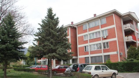 ЗАРАЖЕНА КОРИСНИЦА ДОМА, КУВАР И САРАДНИК: Корона у Центру за пружање услуга локалне социјалне заштите у Врању ЗАРАЖЕНА КОРИСНИЦА ДОМА, КУВАР И САРАДНИК: Корона у Центру за пружање услуга локалне социјалне заштите у Врању