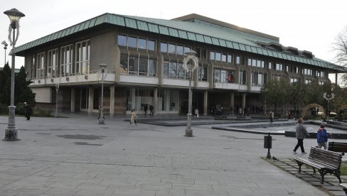 POEZIJA I ŠMEKERI: Nesvakidašnje književno veče u Atrijumu Narodne biblioteke Srbije POEZIJA I ŠMEKERI: Nesvakidašnje književno veče u Atrijumu Narodne biblioteke Srbije