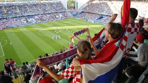 NOVA BRUKA HRVATA, UMEŠALA SE I UEFA: Novčana i zatvorska kazna za isticanje nedozvoljene zastave NOVA BRUKA HRVATA, UMEŠALA SE I UEFA: Novčana i zatvorska kazna za isticanje nedozvoljene zastave