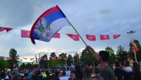 КОМИТЕ И МИЛО ОДРЕЂУЈУ ДАТУМ: Због притиска црногорских националиста избор нове владе одложен за 2. децембар КОМИТЕ И МИЛО ОДРЕЂУЈУ ДАТУМ: Због притиска црногорских националиста избор нове владе одложен за 2. децембар