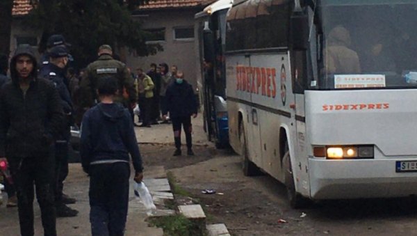 ОКО 400 МИГРАНАТА ДИСЛОЦИРАНО НА ЈУГ: Акција града Сомбора, Комесаријата за миграције и полиције ОКО 400 МИГРАНАТА ДИСЛОЦИРАНО НА ЈУГ: Акција града Сомбора, Комесаријата за миграције и полиције