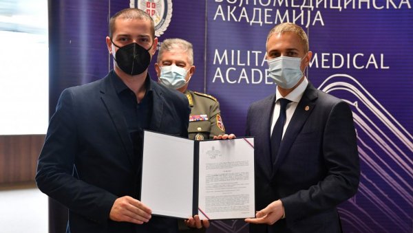 СТЕФАНОВИЋ ОБИШАО ВМА: Војно здравство јаче за 136 медицинара (ФОТО) СТЕФАНОВИЋ ОБИШАО ВМА: Војно здравство јаче за 136 медицинара (ФОТО)
