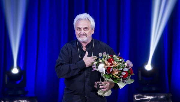 ЉУДИ СУ ОВДЕ ВЕОМА ДУШЕВНИ: Јуриј Александров, уметнички руководилац Опере Санкт Петербурга, о наступима у Србији ЉУДИ СУ ОВДЕ ВЕОМА ДУШЕВНИ: Јуриј Александров, уметнички руководилац Опере Санкт Петербурга, о наступима у Србији