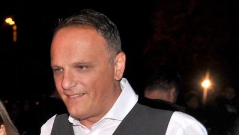 POTRESNA ISPOVEST UPLAKANOG GLUMCA: Pre šest godina mi je majka umrla na rukama, razveo sam se, bio sam beskućnik POTRESNA ISPOVEST UPLAKANOG GLUMCA: Pre šest godina mi je majka umrla na rukama, razveo sam se, bio sam beskućnik