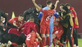 ЕУФОРИЈА У МАКЕДОНИЈИ – ПОВРАТАК ПРЕКО ПРИШТИНЕ: Тако је то када заједно играју Македонци, Албанци и Турци