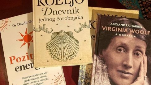 КЊИГОМ НА СТРЕС: Шта Зорана Михајловић препоручује за читање код куће КЊИГОМ НА СТРЕС: Шта Зорана Михајловић препоручује за читање код куће