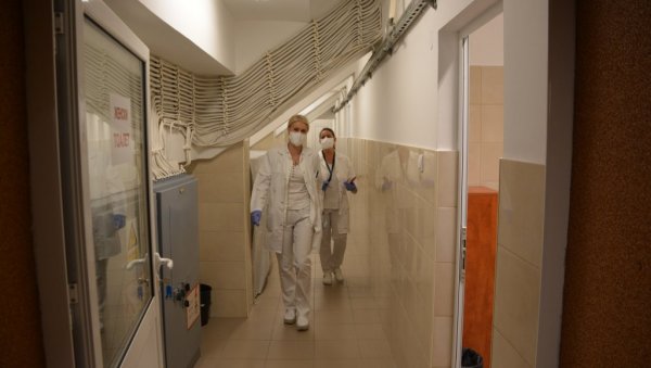ЕПИДЕМИОЛОШКА СИТУАЦИЈА У РАСИНСКОМ ОКРУГУ: Преминуо Крушевљанин, још 71 потврђен случај ЕПИДЕМИОЛОШКА СИТУАЦИЈА У РАСИНСКОМ ОКРУГУ: Преминуо Крушевљанин, још 71 потврђен случај